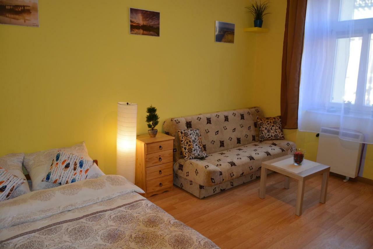 Miracool Apartament Apartment คราคูฟ ภายนอก รูปภาพ