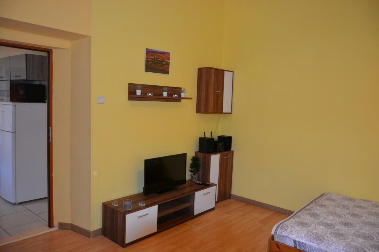 Miracool Apartament Apartment คราคูฟ ภายนอก รูปภาพ
